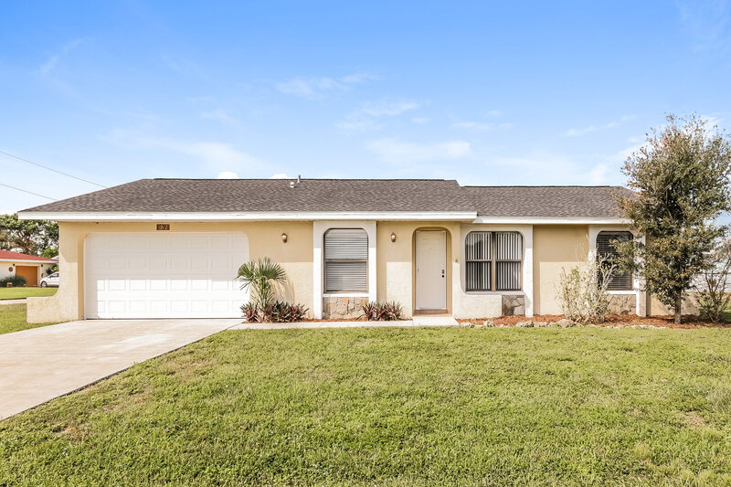 1,815/Mo, 3912 SE 13th Ave Cape Coral, FL 33904 External View