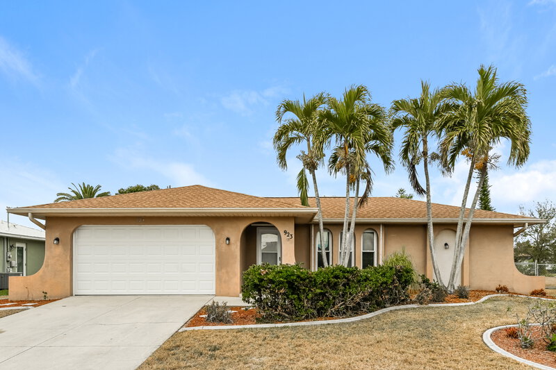 1,835/Mo, 923 SE 19th St Cape Coral, FL 33990 External View