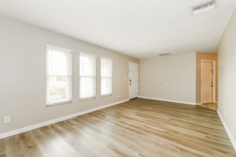 1,835/Mo, 923 SE 19th St Cape Coral, FL 33990 Living Room View 2