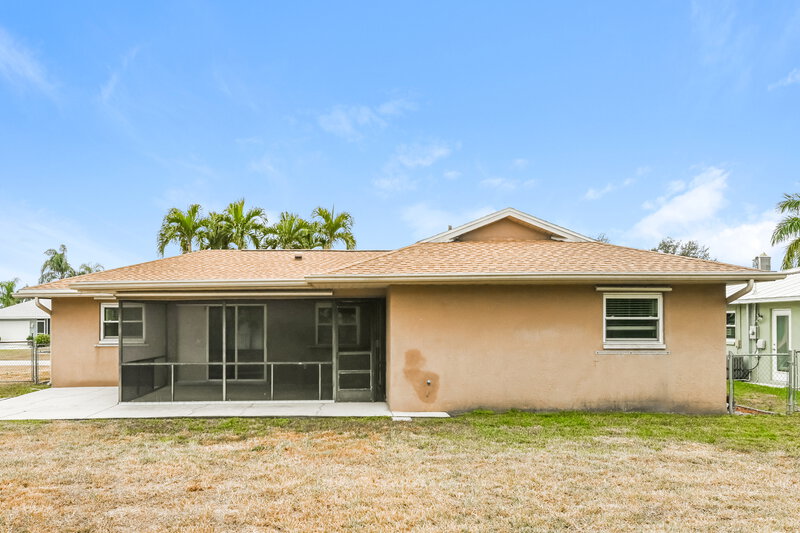 1,835/Mo, 923 SE 19th St Cape Coral, FL 33990 Rear View