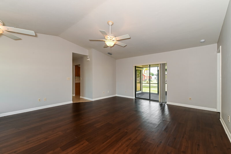 1,715/Mo, 3308 SW 6th Pl Cape Coral, FL 33914 Living Room View 2