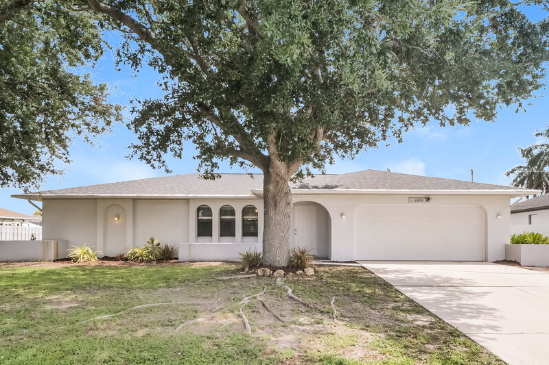 2,090/Mo, 1009 Nicholas Pkwy W Cape Coral, FL 33991 External View