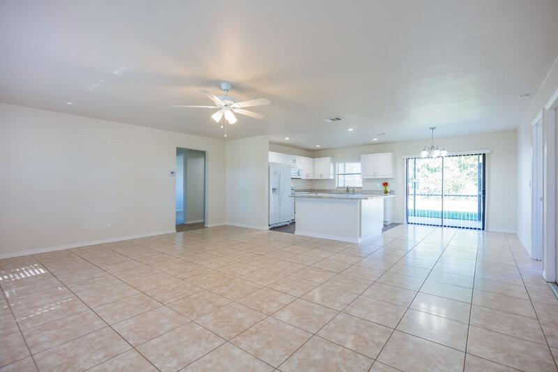2,220/Mo, 1009 Nicholas Pkwy W Cape Coral, FL 33991 Living Room View