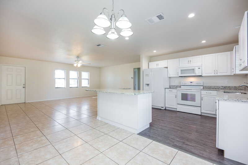 2,220/Mo, 1009 Nicholas Pkwy W Cape Coral, FL 33991 Dining Room View