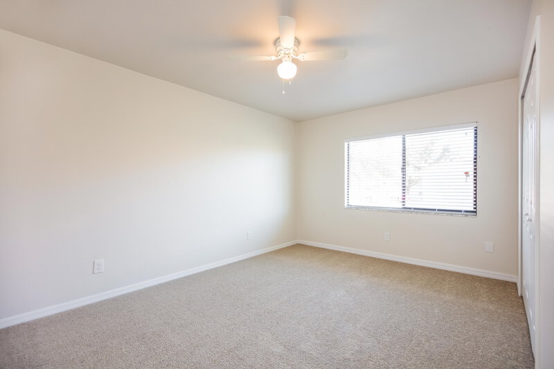 2,220/Mo, 1009 Nicholas Pkwy W Cape Coral, FL 33991 Bedroom View