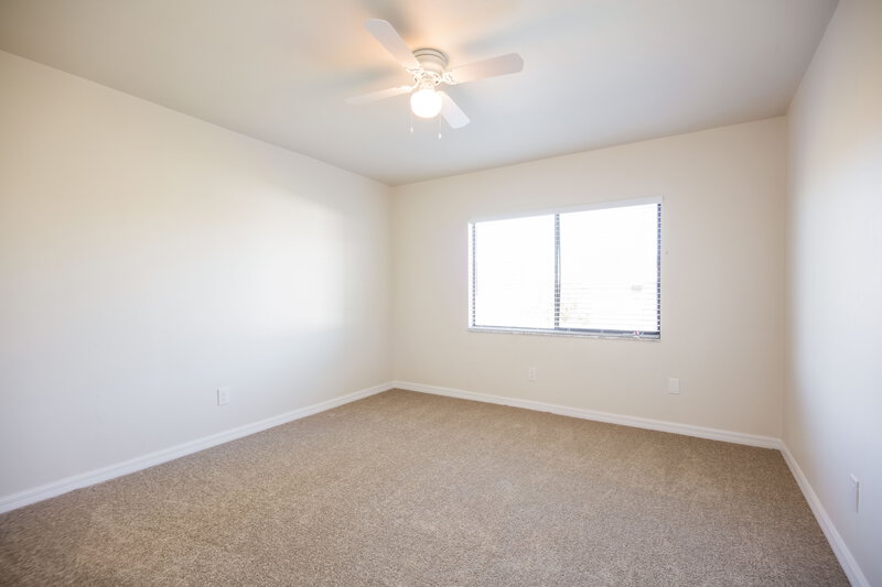 2,220/Mo, 1009 Nicholas Pkwy W Cape Coral, FL 33991 Bedroom View 2