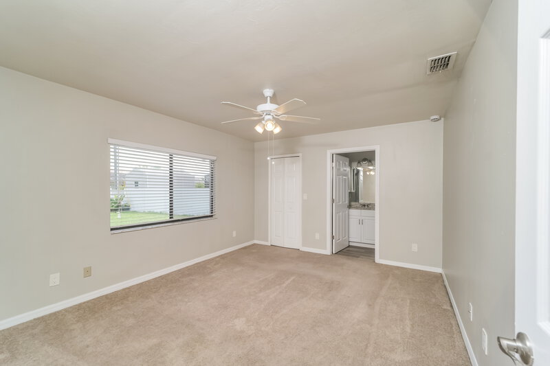 2,090/Mo, 1009 Nicholas Pkwy W Cape Coral, FL 33991 Main Bedroom View