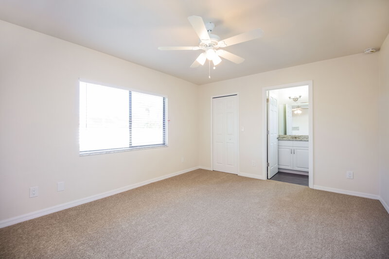 2,220/Mo, 1009 Nicholas Pkwy W Cape Coral, FL 33991 Bedroom View 3