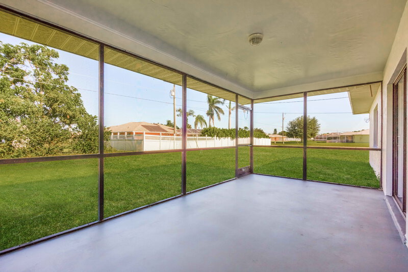 2,220/Mo, 1009 Nicholas Pkwy W Cape Coral, FL 33991 Sun Room View