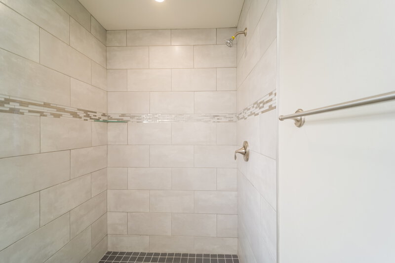 2,090/Mo, 1009 Nicholas Pkwy W Cape Coral, FL 33991 Bathroom View 2