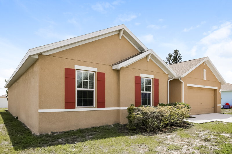 2,285/Mo, 920 SE 22nd St Cape Coral, FL 33990 Front View