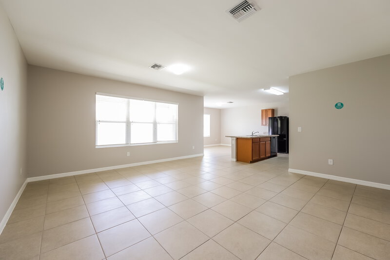 2,285/Mo, 920 SE 22nd St Cape Coral, FL 33990 Living Room View