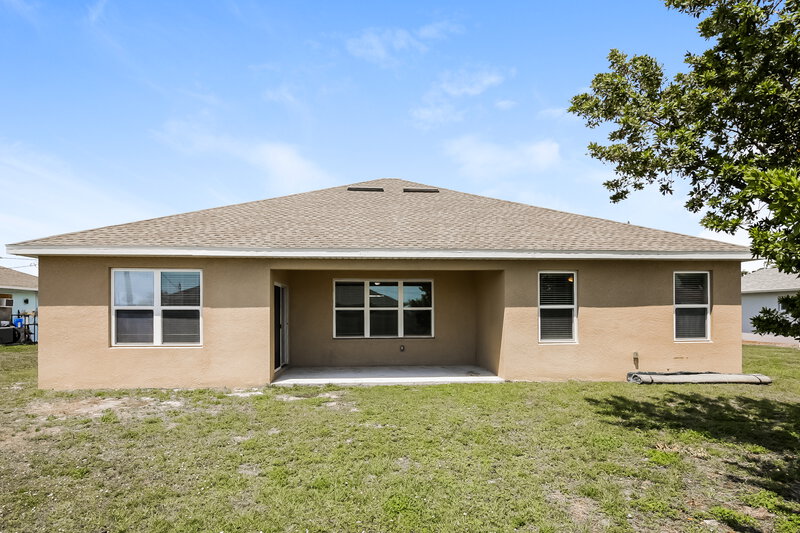 2,285/Mo, 920 SE 22nd St Cape Coral, FL 33990 Rear View