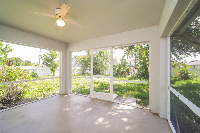 2,190/Mo, 4417 SW 7th Ave Cape Coral, FL 33914 Sun Room View