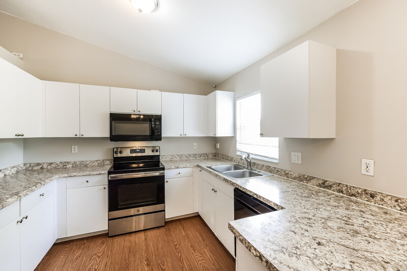 1,835/Mo, 15585 Spring Line Ln Fort Myers, FL 33905 Kitchen View