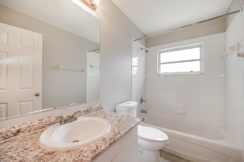 1,835/Mo, 15585 Spring Line Ln Fort Myers, FL 33905 Bathroom View