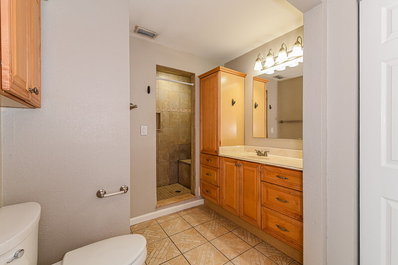 1,915/Mo, 10907 Meadow Lark Cove Dr Fort Myers, FL 33908 Bathroom View
