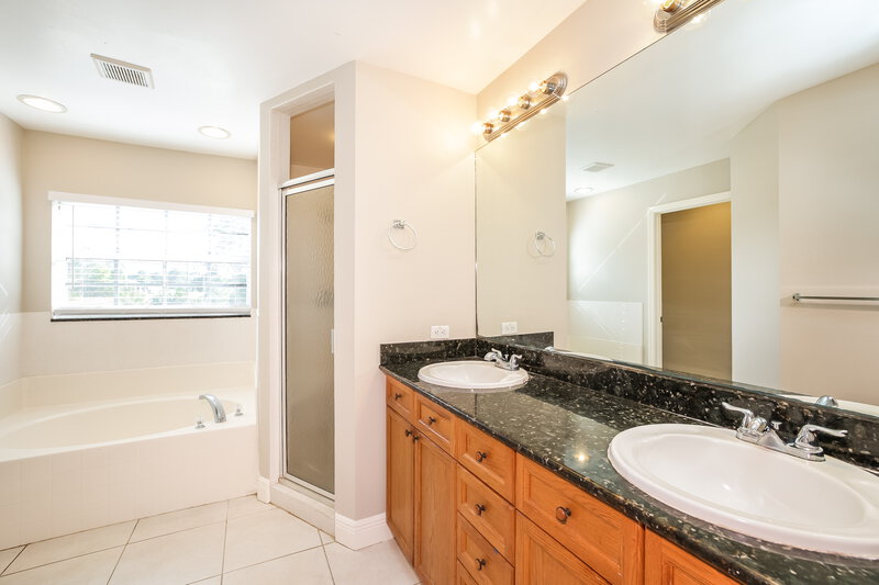 1,890/Mo, 1207 Summa Blvd Lehigh Acres, FL 33974 Main Bathroom View