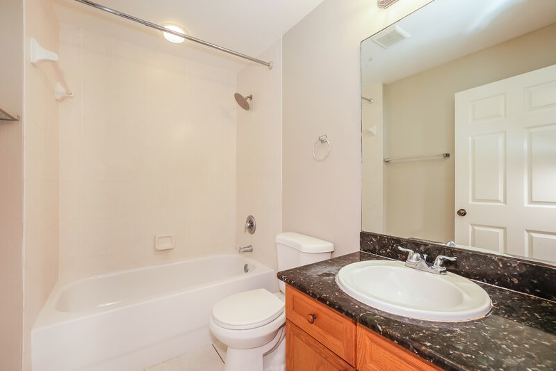 1,890/Mo, 1207 Summa Blvd Lehigh Acres, FL 33974 Bathroom View