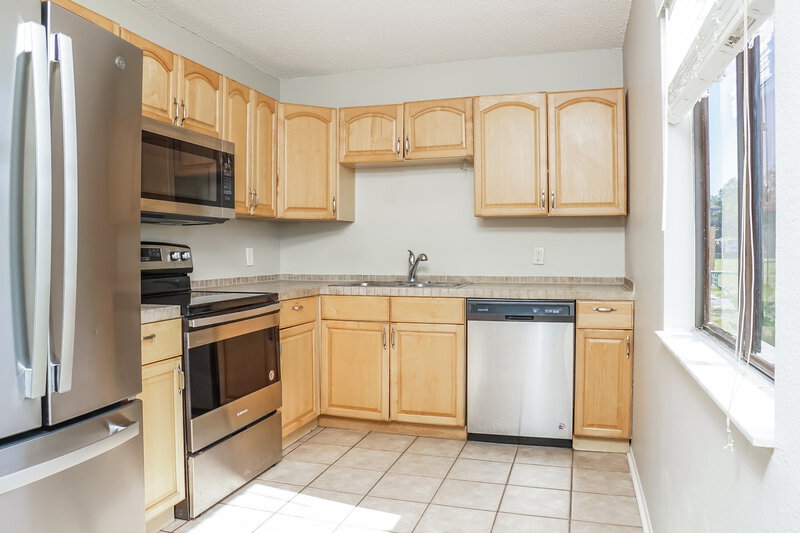 1,590/Mo, 7574 Mesa St North Port, FL 34287 Kitchen View