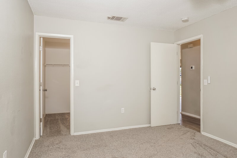 1,590/Mo, 7574 Mesa St North Port, FL 34287 Main Bedroom View 2