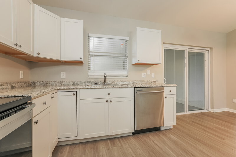 2,605/Mo, 5426 Trammel St Naples, FL 34113 Kitchen View 2
