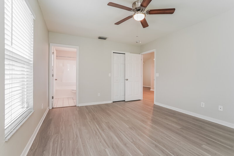 2,605/Mo, 5426 Trammel St Naples, FL 34113 Main Bedroom View 2
