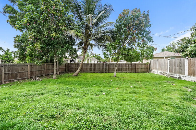 2,605/Mo, 5426 Trammel St Naples, FL 34113 Rear View