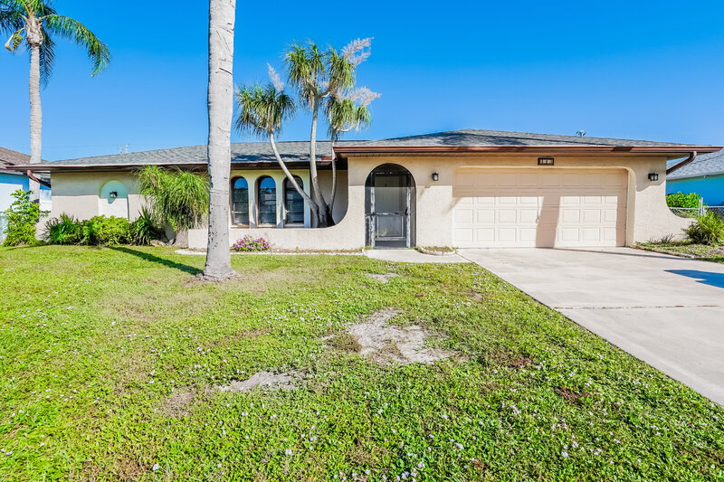 2,295/Mo, 413 SE 29th St Cape Coral, FL 33904 External View