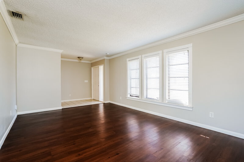 2,295/Mo, 413 SE 29th St Cape Coral, FL 33904 Living Room View 2