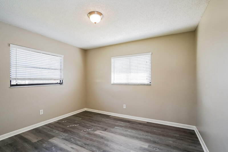 2,295/Mo, 413 SE 29th St Cape Coral, FL 33904 Bedroom View 2