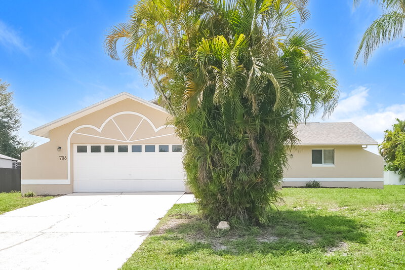 1,700/Mo, 706 SW 11th St Cape Coral, FL 33991 External View