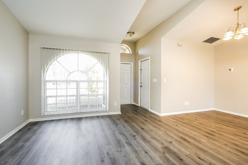 2,940/Mo, 706 SW 11th St Cape Coral, FL 33991 Living Room View 2