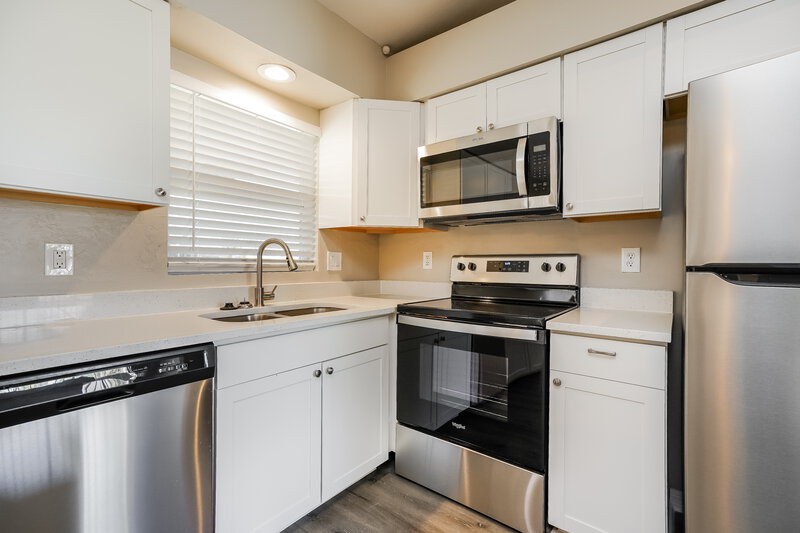 2,940/Mo, 706 SW 11th St Cape Coral, FL 33991 Kitchen View 2