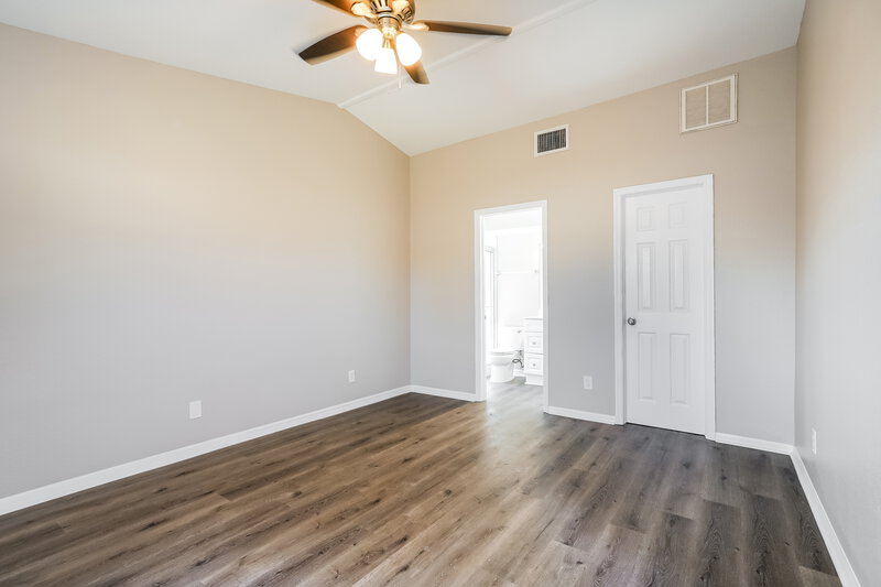 2,940/Mo, 706 SW 11th St Cape Coral, FL 33991 Main Bedroom View 2