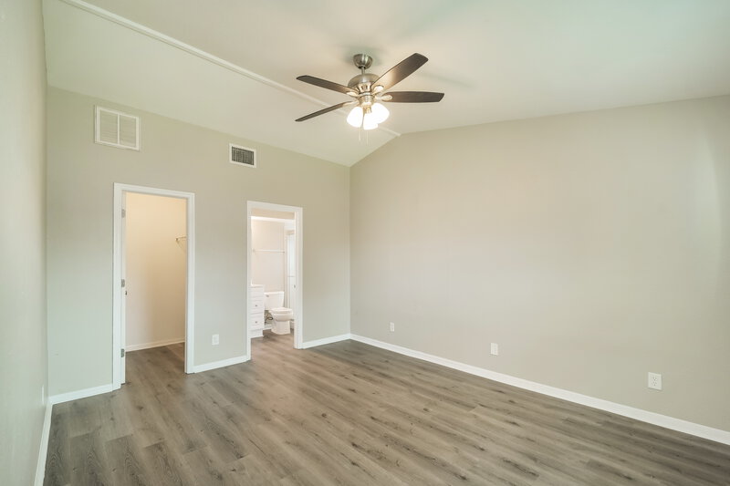 1,700/Mo, 706 SW 11th St Cape Coral, FL 33991 Main Bedroom View 2