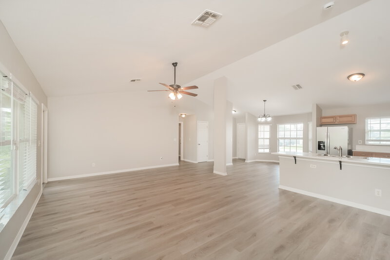 1,620/Mo, 1825 Sw 25Th St Cape Coral, FL 33914 Living Room View 2