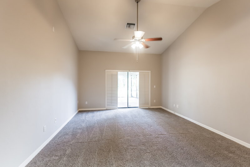 0/Mo, 1937 Princess Ct Naples, FL 34110 Main Bedroom View