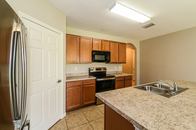 2,920/Mo, 173 SE 16th Ter Cape Coral, FL 33990 Kitchen View 2