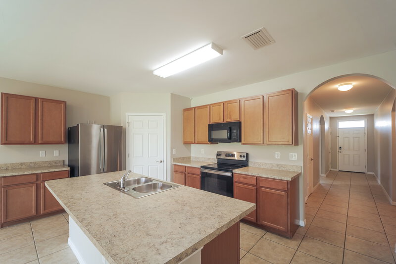 1,865/Mo, 173 SE 16th Ter Cape Coral, FL 33990 Kitchen View