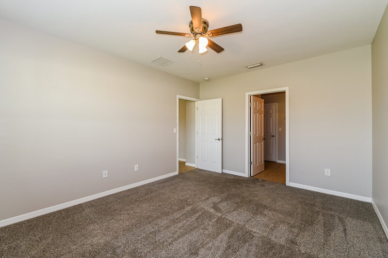 2,920/Mo, 173 SE 16th Ter Cape Coral, FL 33990 Main Bedroom View