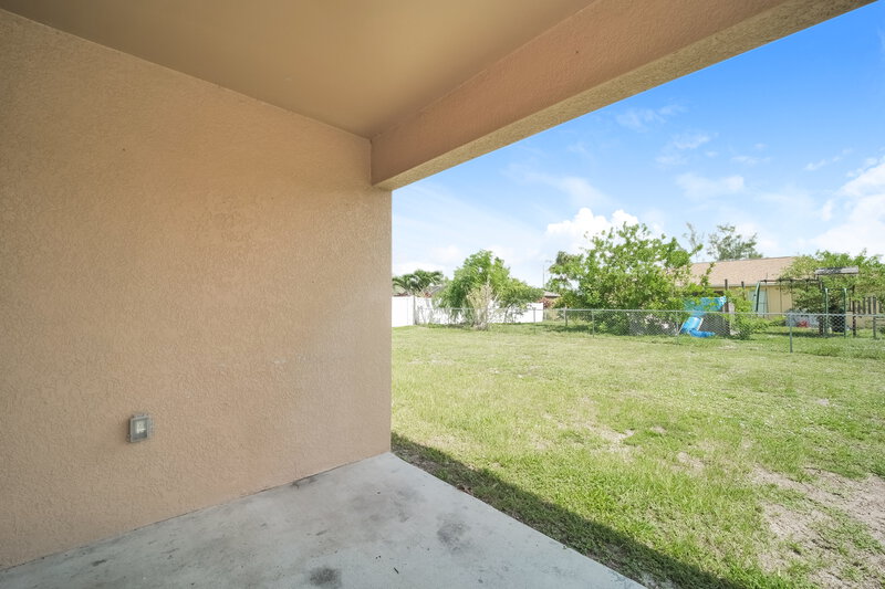 1,865/Mo, 173 SE 16th Ter Cape Coral, FL 33990 Rear View