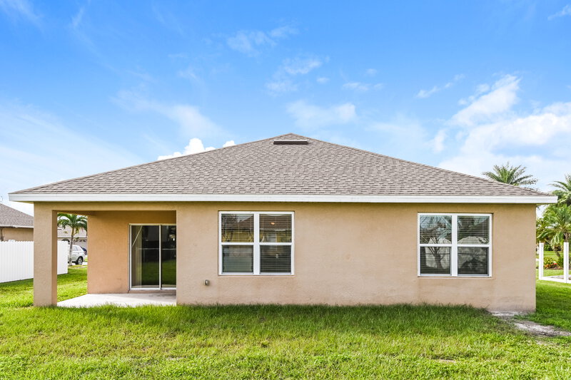 2,920/Mo, 173 SE 16th Ter Cape Coral, FL 33990 Rear View