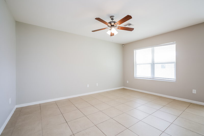 1,630/Mo, 140 SE 2nd Pl Cape Coral, FL 33991 Living Room View