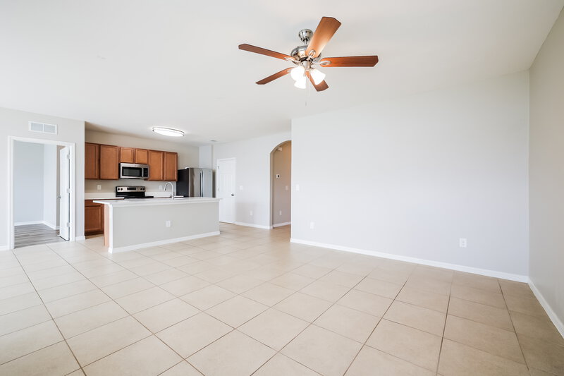 1,630/Mo, 140 SE 2nd Pl Cape Coral, FL 33991 Living Room View 2
