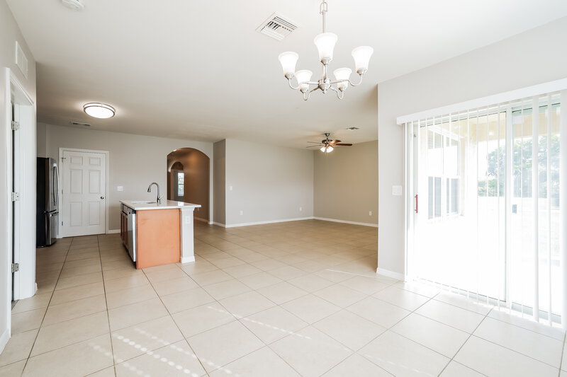 1,630/Mo, 140 SE 2nd Pl Cape Coral, FL 33991 Dining Room View 2