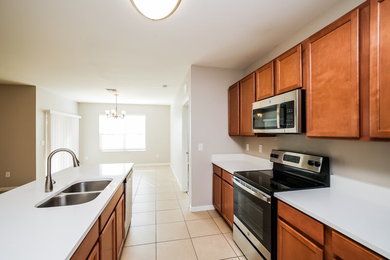 1,630/Mo, 140 SE 2nd Pl Cape Coral, FL 33991 Kitchen View