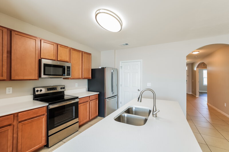 1,630/Mo, 140 SE 2nd Pl Cape Coral, FL 33991 Kitchen View 2