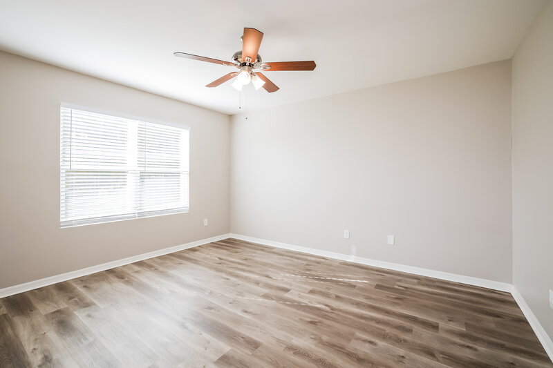 1,630/Mo, 140 SE 2nd Pl Cape Coral, FL 33991 Main Bedroom View