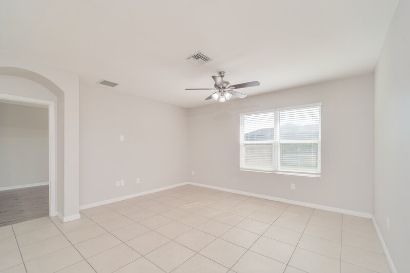 2,035/Mo, 509 SW 11th Ave Cape Coral, FL 33991 Living Room View